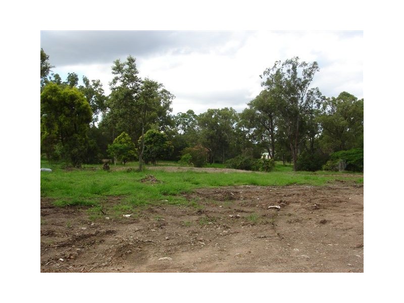 Oxley QLD 4075