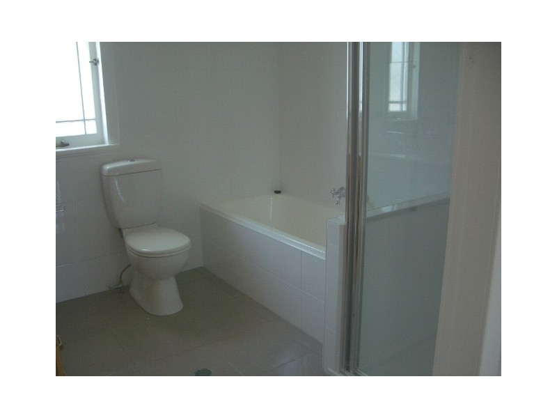 16 Bradley Avenue, Kedron QLD 4031