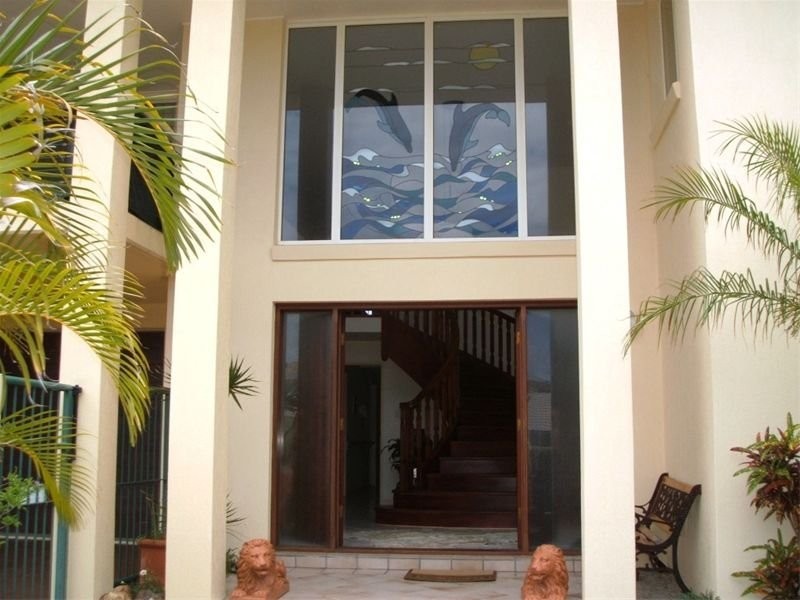 11 Wavecrest Drive, Castaways Beach QLD 4567
