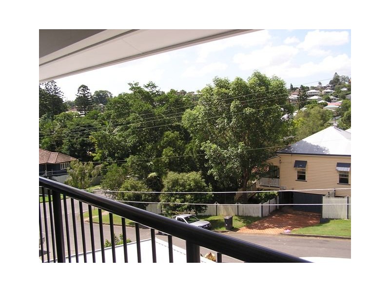 37 Wordsworth Street, Norman Park QLD 4170