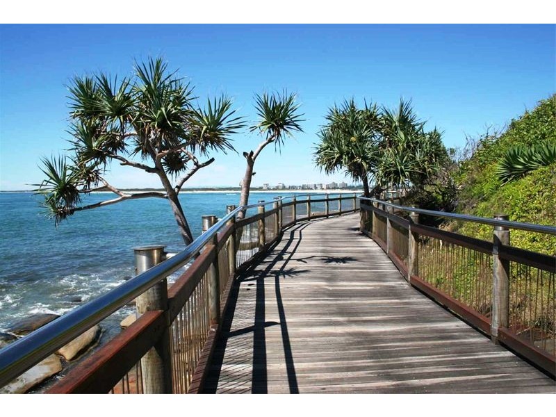 13  Main Drive, Kawana Island QLD 4575