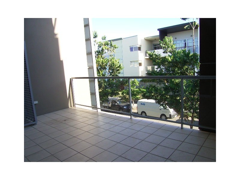 51/21  Love Street, Bulimba QLD 4171