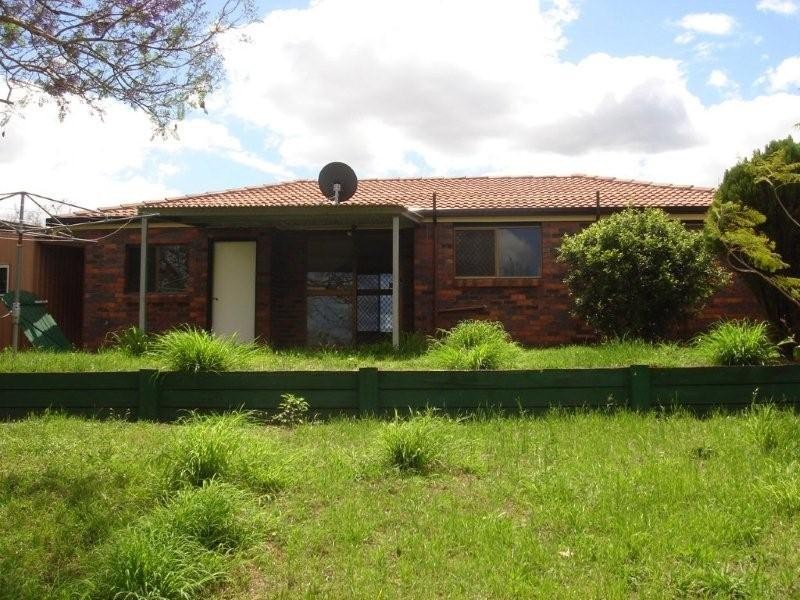 31 Samantha St, Redbank Plains QLD 4301