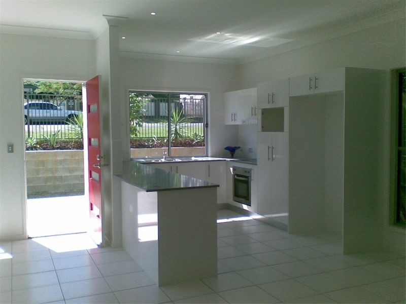 1-2 / 20 Coates, Morningside QLD 4170