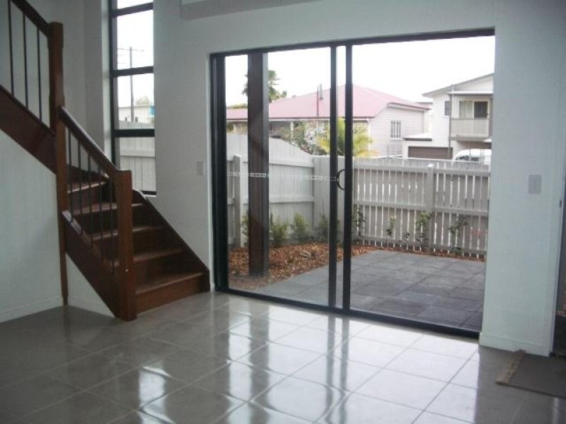 3  Hutchins St, Kedron QLD 4031