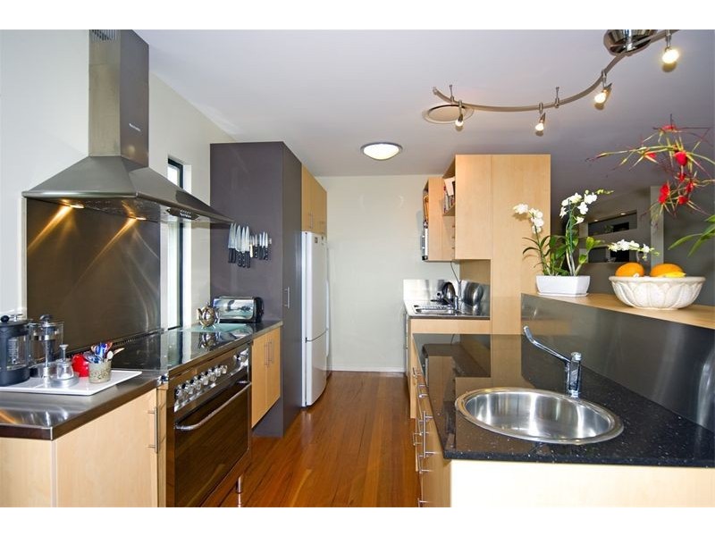 63 Wynnum North Road, Wynnum QLD 4178