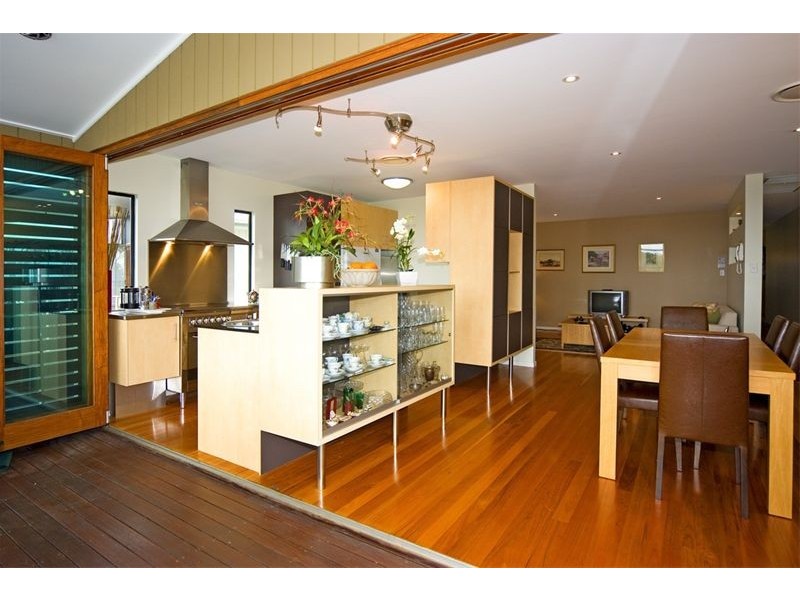 63 Wynnum North Road, Wynnum QLD 4178