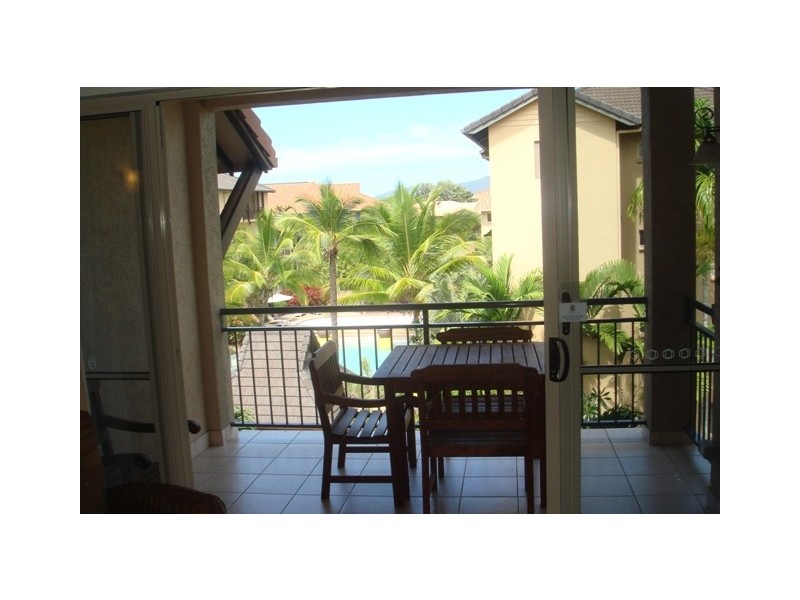 2 Greenslopes Street, Cairns QLD 4870