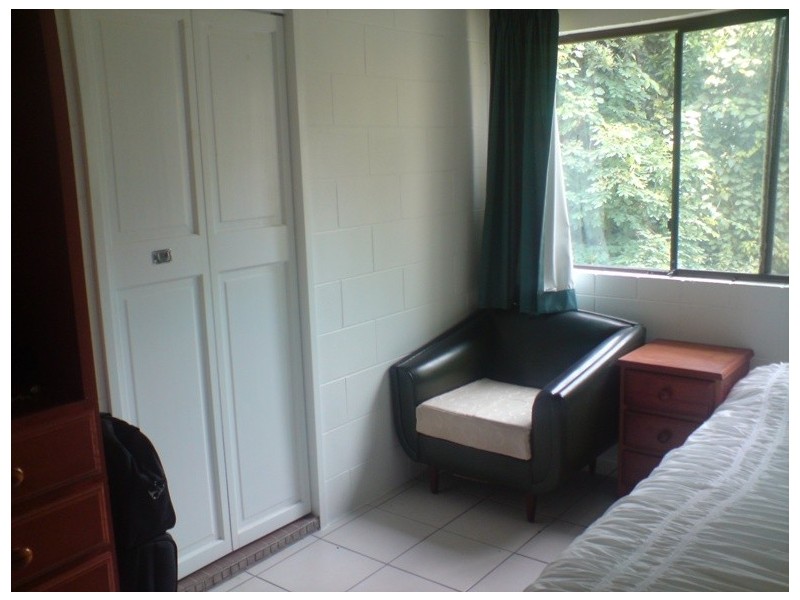 APT. 12 / 4 McPherson Close, Edge Hill QLD 4870