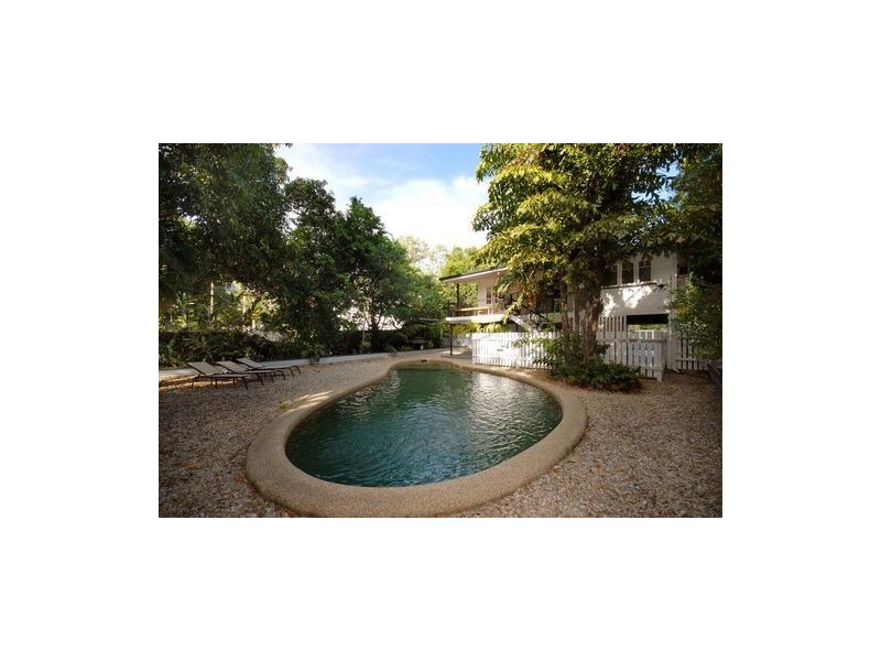 12 Dalziel St, Stratford QLD 4870