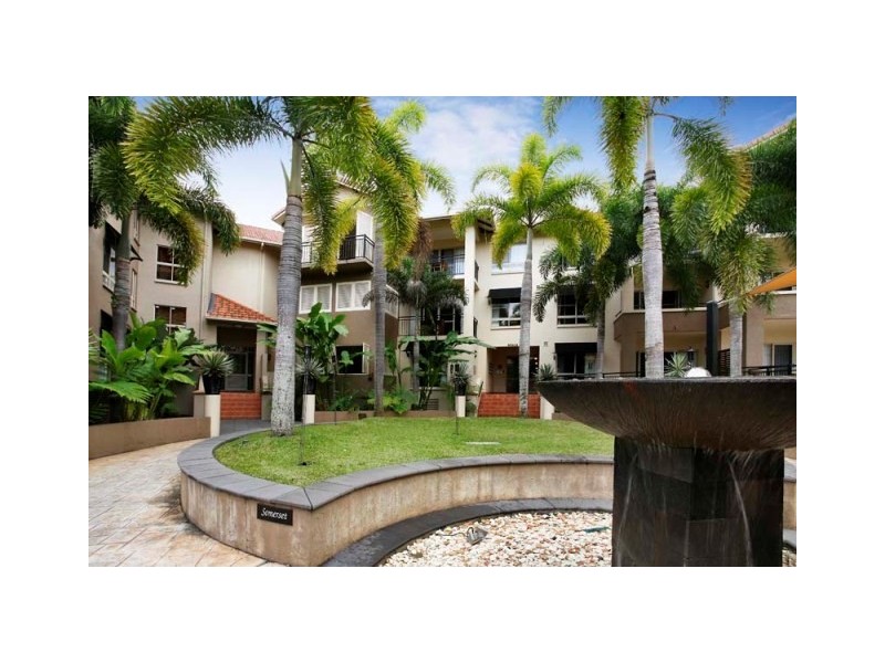 2 Greenslopes Street, Cairns North QLD 4870