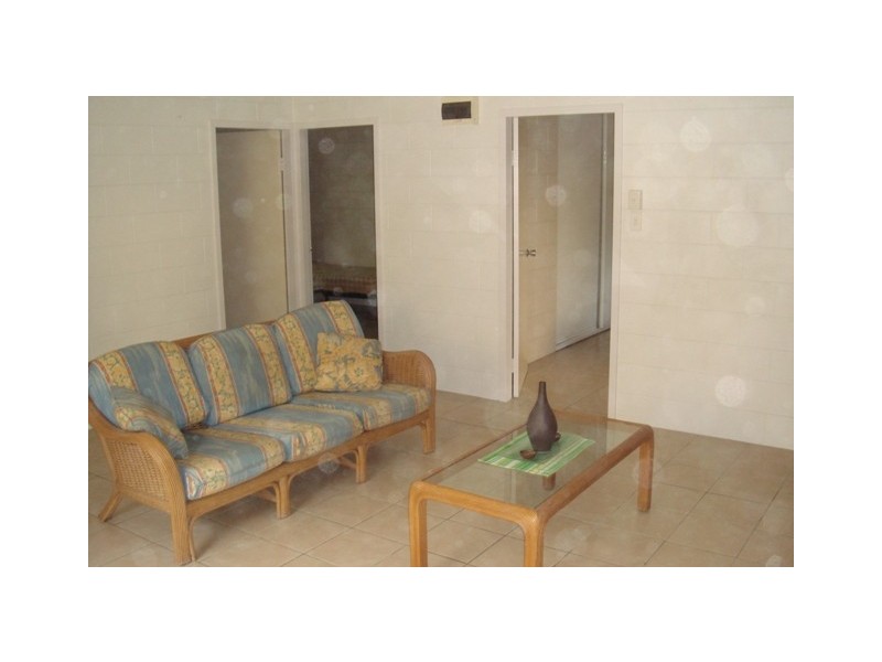 APT. 1 / 222 Fearnley Street, Parramatta Park QLD 4870