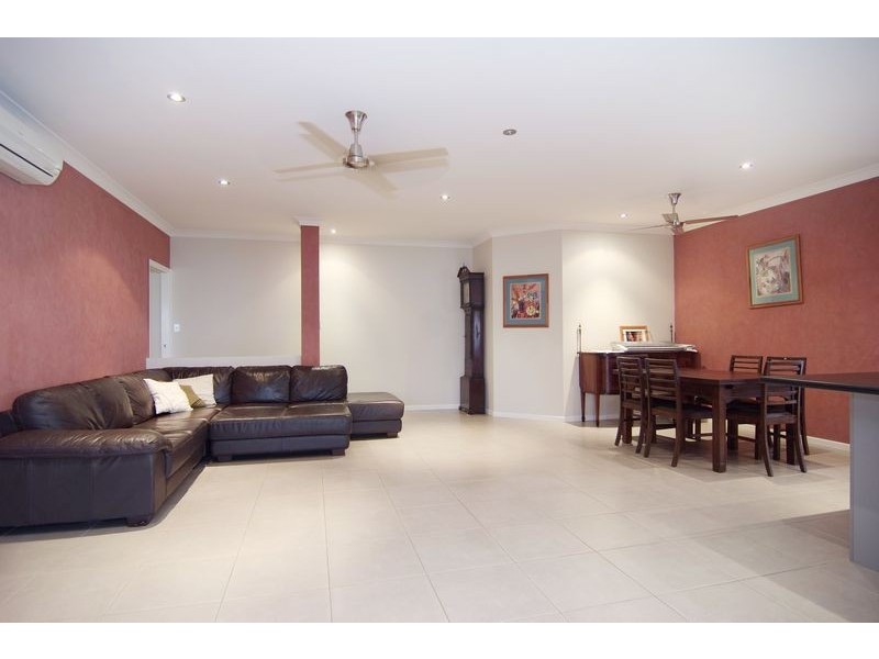 17 KAWANA STREET, Caravonica QLD 4878