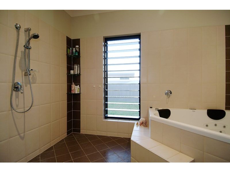 17 KAWANA STREET, Caravonica QLD 4878