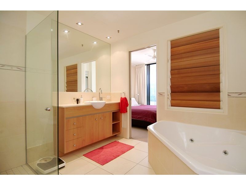 Level 11 APT. 1102 / 25 Wharf Street, Cairns QLD 4870