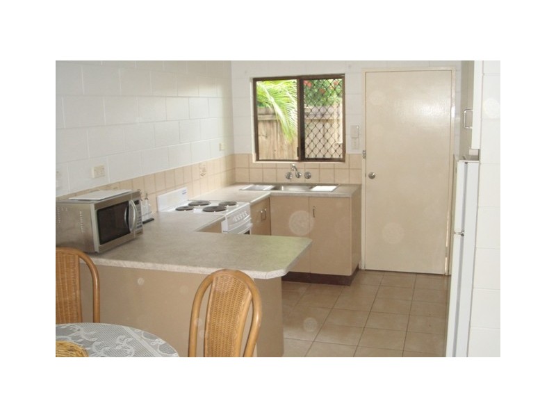 APT. 1 / 222 Fearnley Street, Parramatta Park QLD 4870