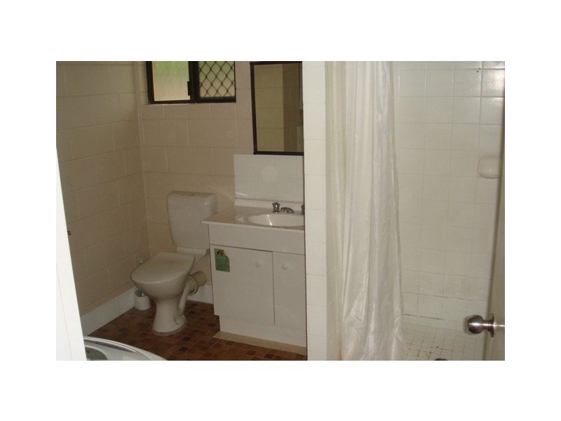 APT. 1 / 222 Fearnley Street, Parramatta Park QLD 4870