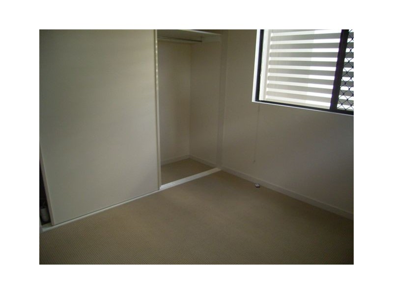 2/423-427 Draper Street, Parramatta Park QLD 4870