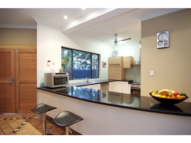 10 Olfersia Court, Mooroobool QLD 4870