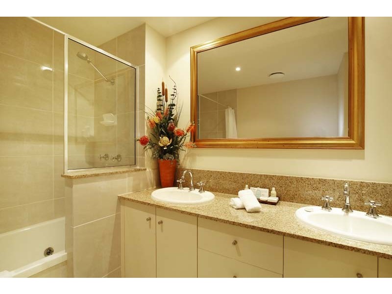 APT. 1604 / 2 Greenslopes St, Cairns QLD 4870