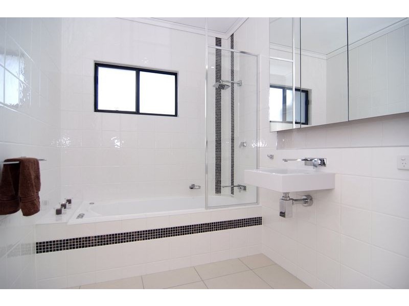 PENTHOUSE 7 / 88 HARBOUR DRIVE, Trinity Park QLD 4879