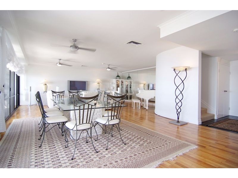 APT. 14S / 209 Abbott St, Cairns City QLD 4870