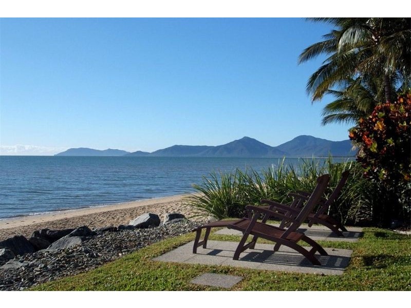 32 – 34 Hibiscus Lane, Holloways Beach QLD 4878