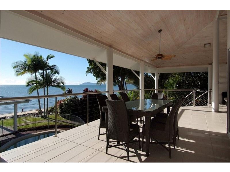 32 – 34 Hibiscus Lane, Holloways Beach QLD 4878