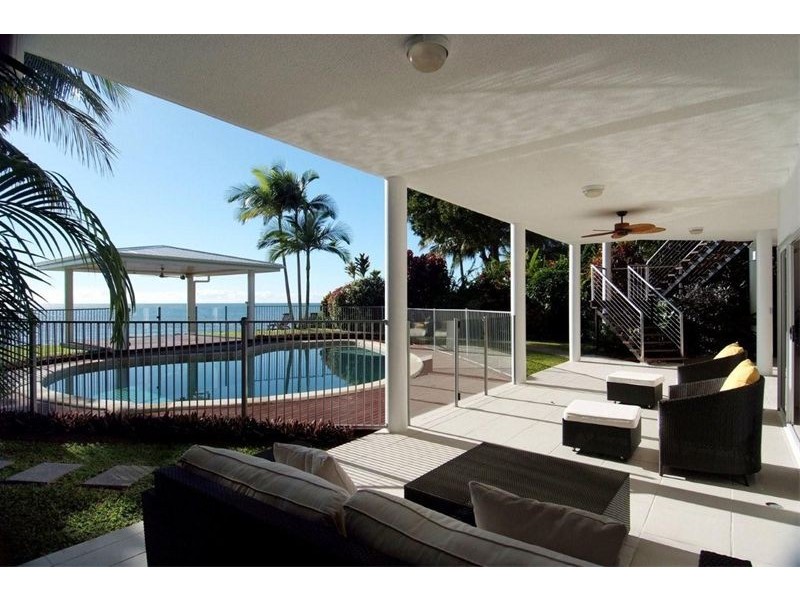 32 – 34 Hibiscus Lane, Holloways Beach QLD 4878