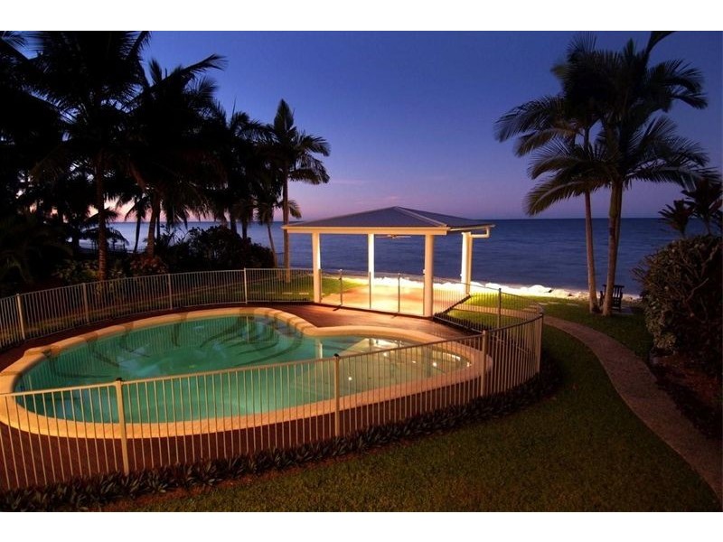 32 – 34 Hibiscus Lane, Holloways Beach QLD 4878