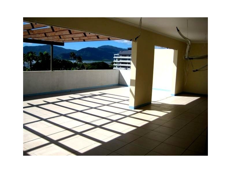 PENTHOUSE/ 339 Lake Street, Cairns QLD 4870