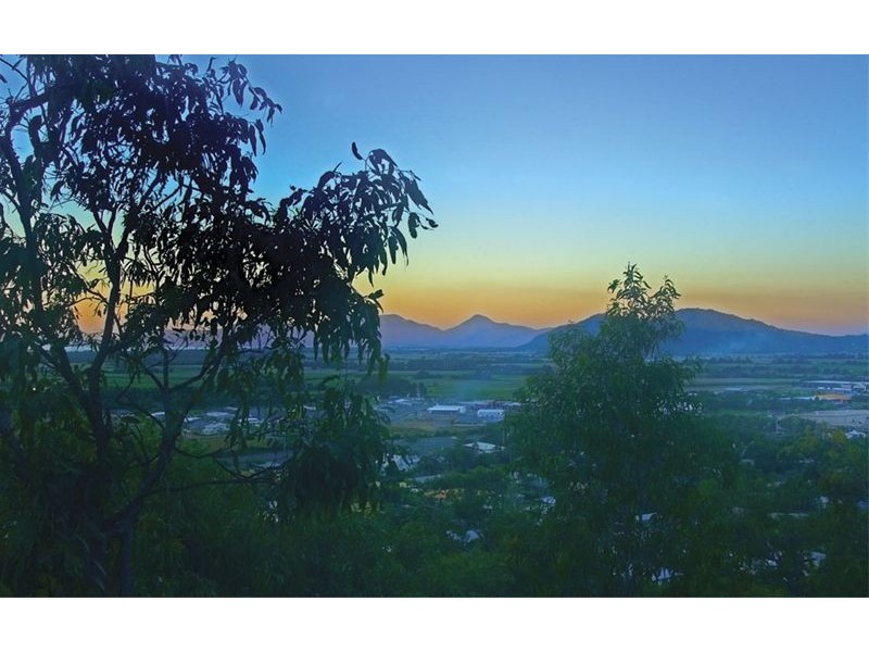 2 JARDA STREET, Smithfield QLD 4878