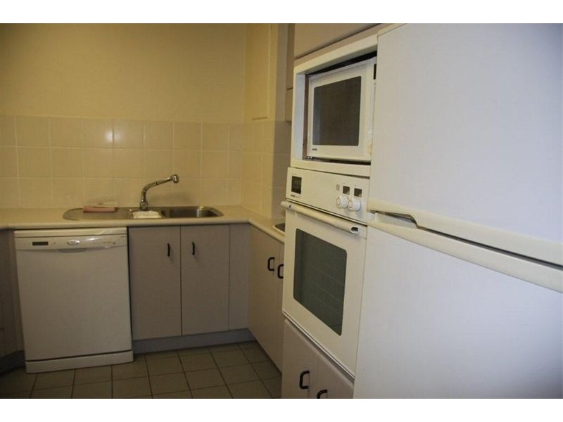 APT 7 / 181 The Esplanade, Cairns QLD 4870
