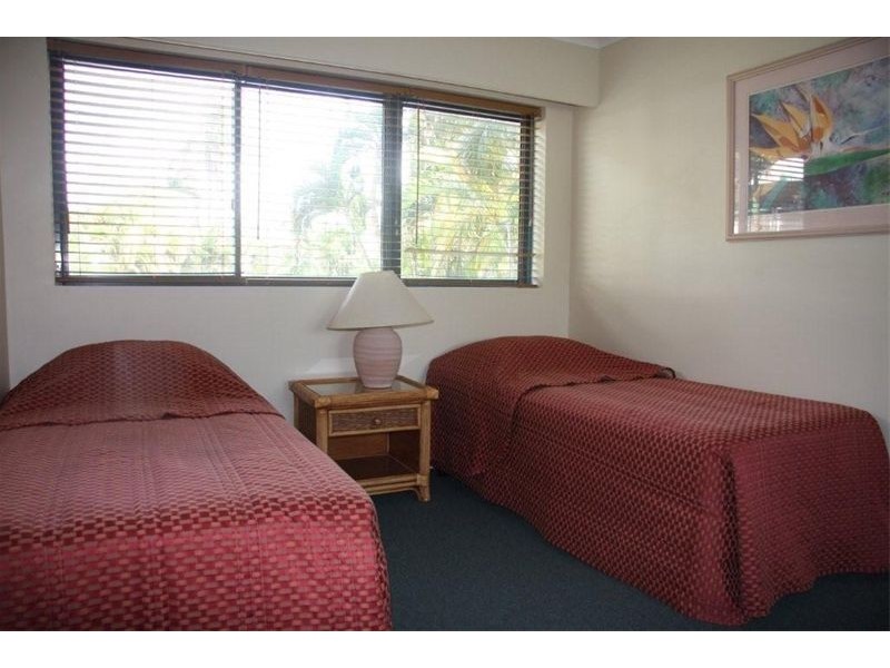 APT 7 / 181 The Esplanade, Cairns QLD 4870