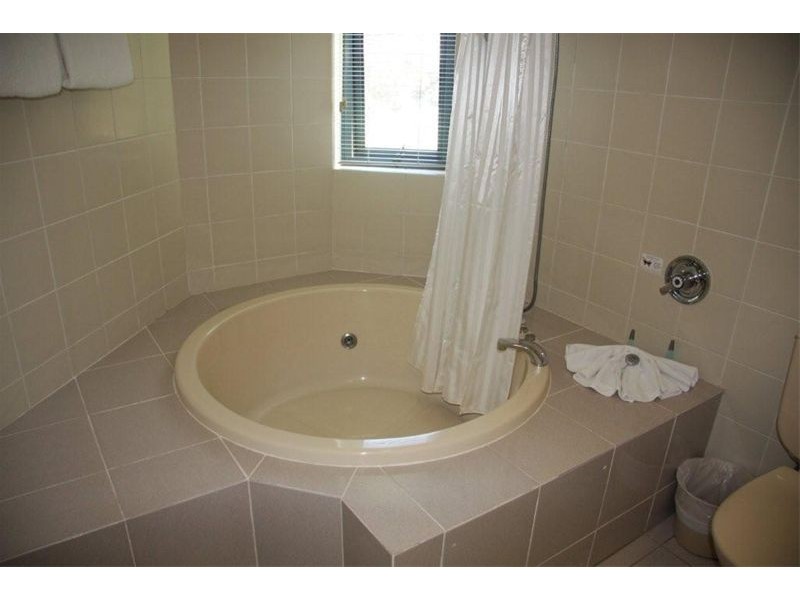 APT 7 / 181 The Esplanade, Cairns QLD 4870