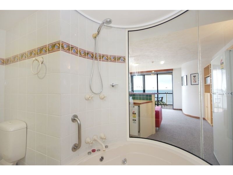 Level 7 APT 707 / 73 The Esplanade, Cairns QLD 4870