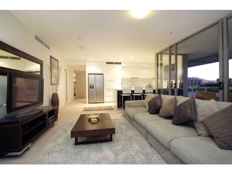 Level 4 Apt. 11 / 1 Marlin Parade, Cairns City QLD 4870