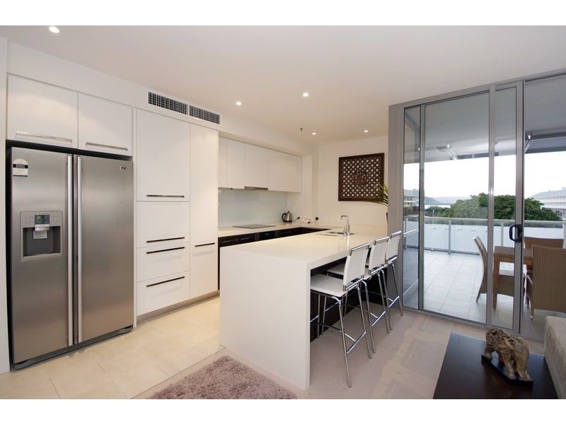 Level 4 Apt. 11 / 1 Marlin Parade, Cairns City QLD 4870