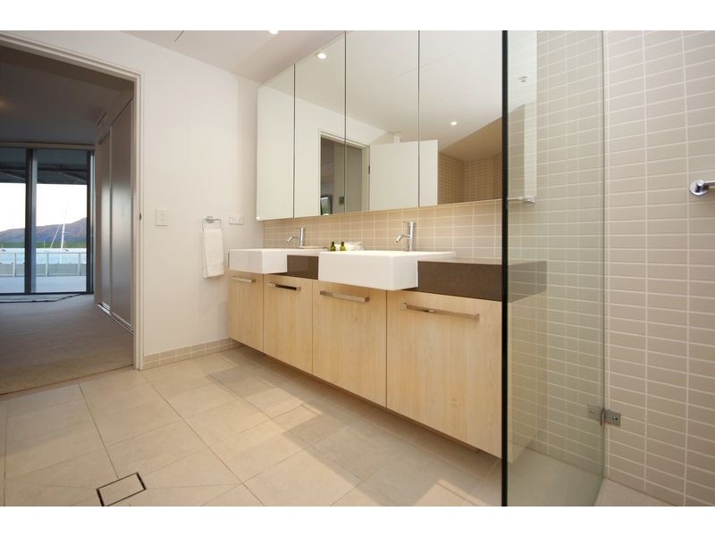 Level 4 Apt. 11 / 1 Marlin Parade, Cairns City QLD 4870