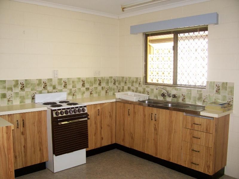 1 48 Kowinka Street, White Rock QLD 4868