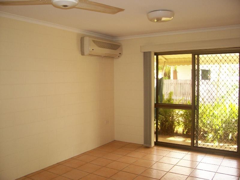 1 48 Kowinka Street, White Rock QLD 4868