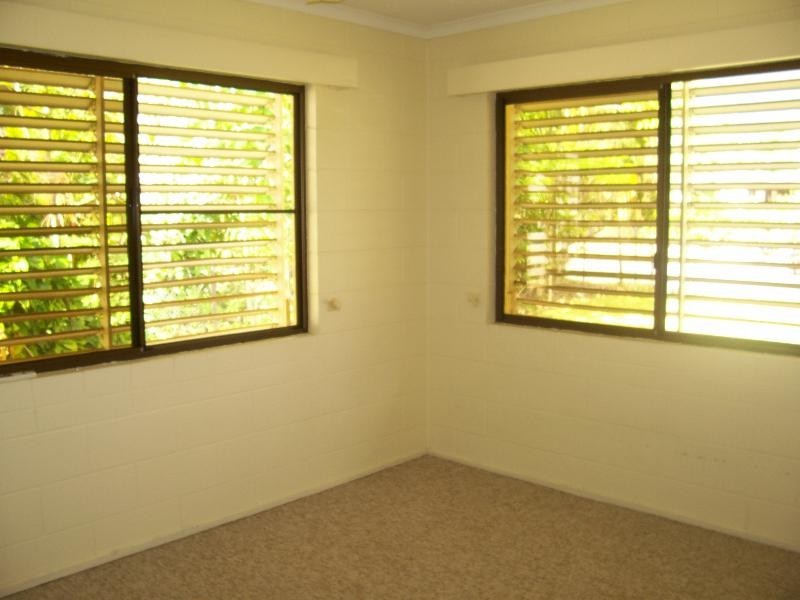 1 48 Kowinka Street, White Rock QLD 4868