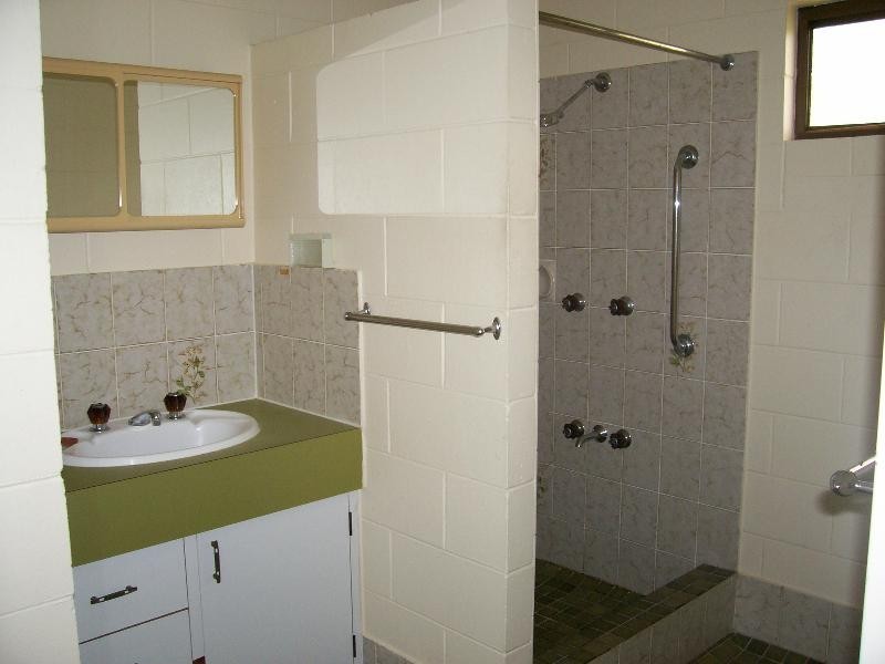 1 48 Kowinka Street, White Rock QLD 4868