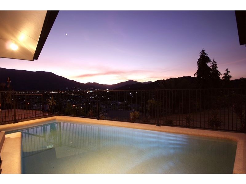 16 PLAYFORD CLOSE, Brinsmead QLD 4870