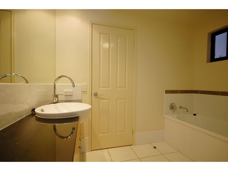 Level 14 1401/2-4 Lake St, Cairns City QLD 4870