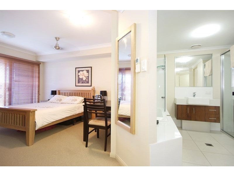 APT. 8 / 1 to 15 Robson Street, Mooroobool QLD 4870