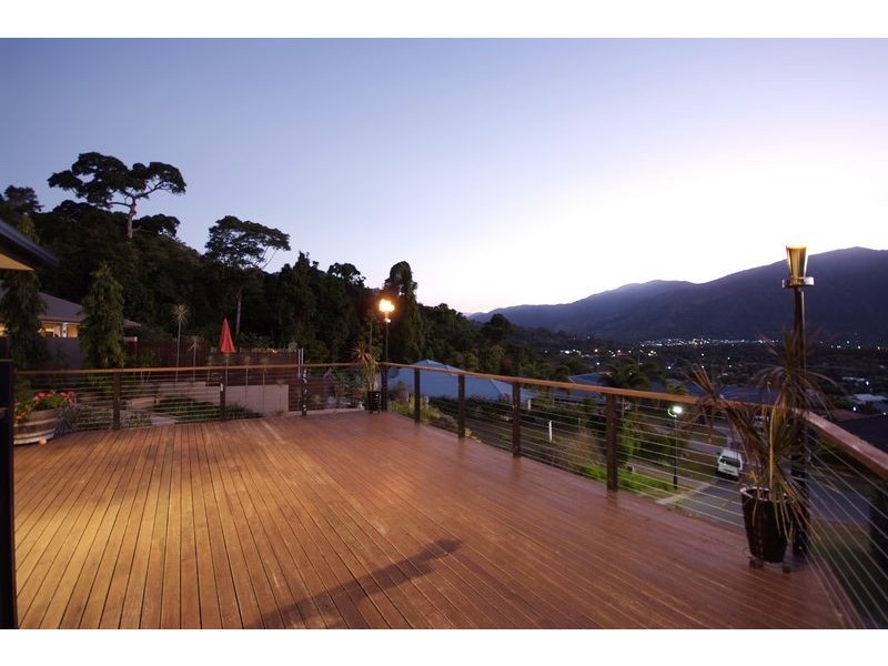 16 PLAYFORD CLOSE, Brinsmead QLD 4870