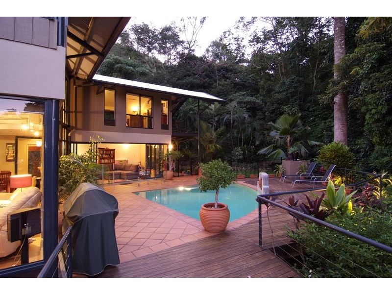 10 Olfersia Court, Mooroobool QLD 4870