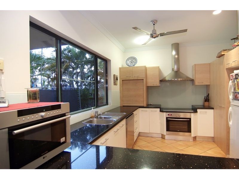 10 Olfersia Court, Mooroobool QLD 4870