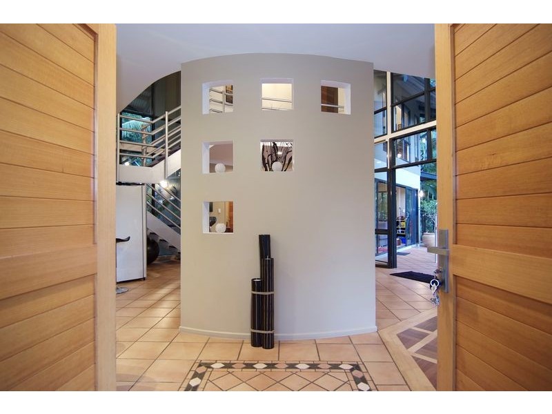 10 Olfersia Court, Mooroobool QLD 4870